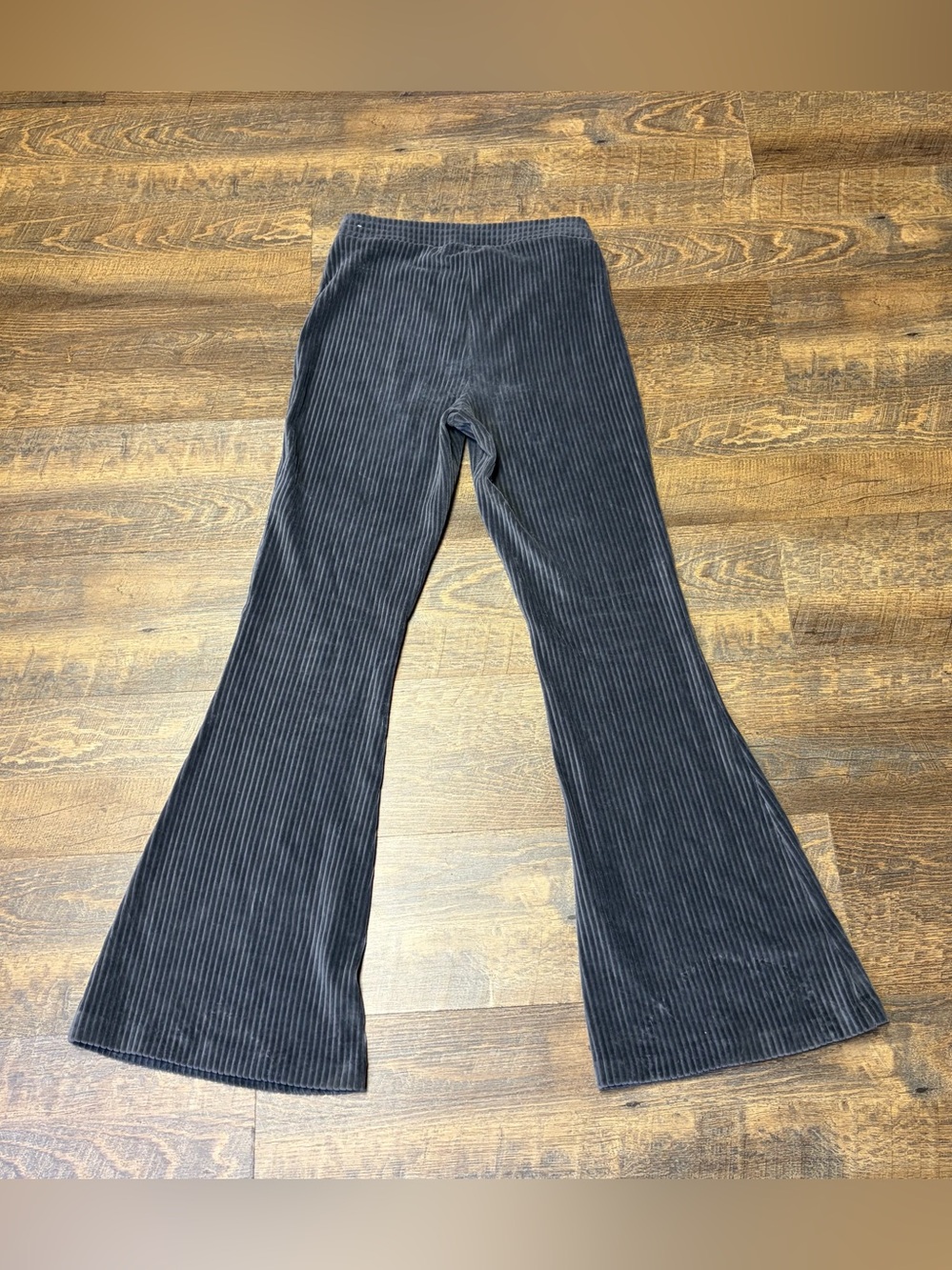 NEW Aerie Groove-On Ribbed Velour Flare Pants Charcoal Gray Womens Medium - Picture 10 of 11